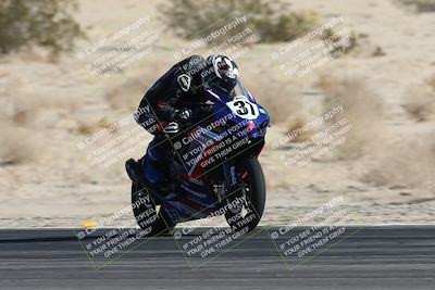 media/Dec-07-2025-CVMA (Sun) [[3e7d2de5dc]]/Race 8-Middleweight Shootout/